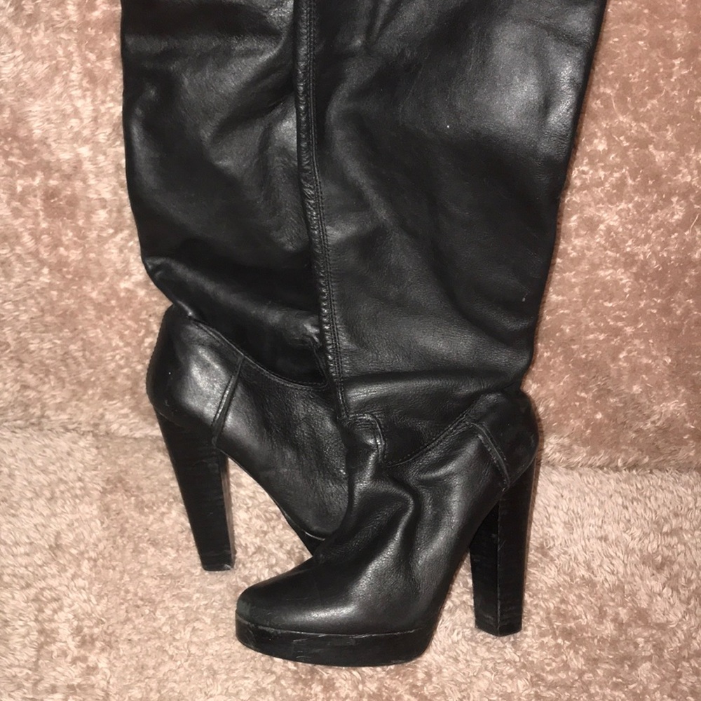 Boots - Picture 3 of 4